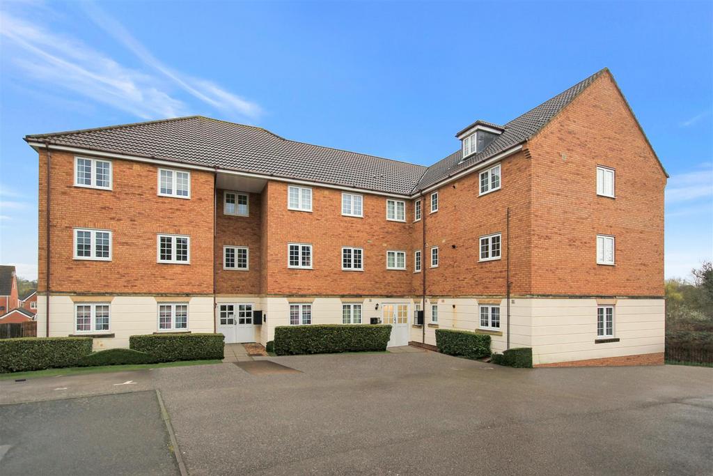 Redgrave Court, Wellingborough NN8 2 bed flat for sale - £139,000