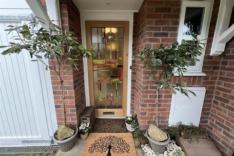 9 Lapwing Rise, Heswall, Wirral, CH60 8QH