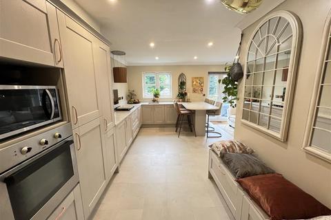 9 Lapwing Rise, Heswall, Wirral, CH60 8QH