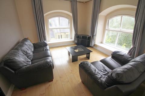 2 bedroom apartment to rent, Chapel Court, Bury BL8