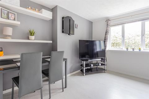 1 bedroom flat to rent, Bishop Hannon Drive, Cardiff CF5