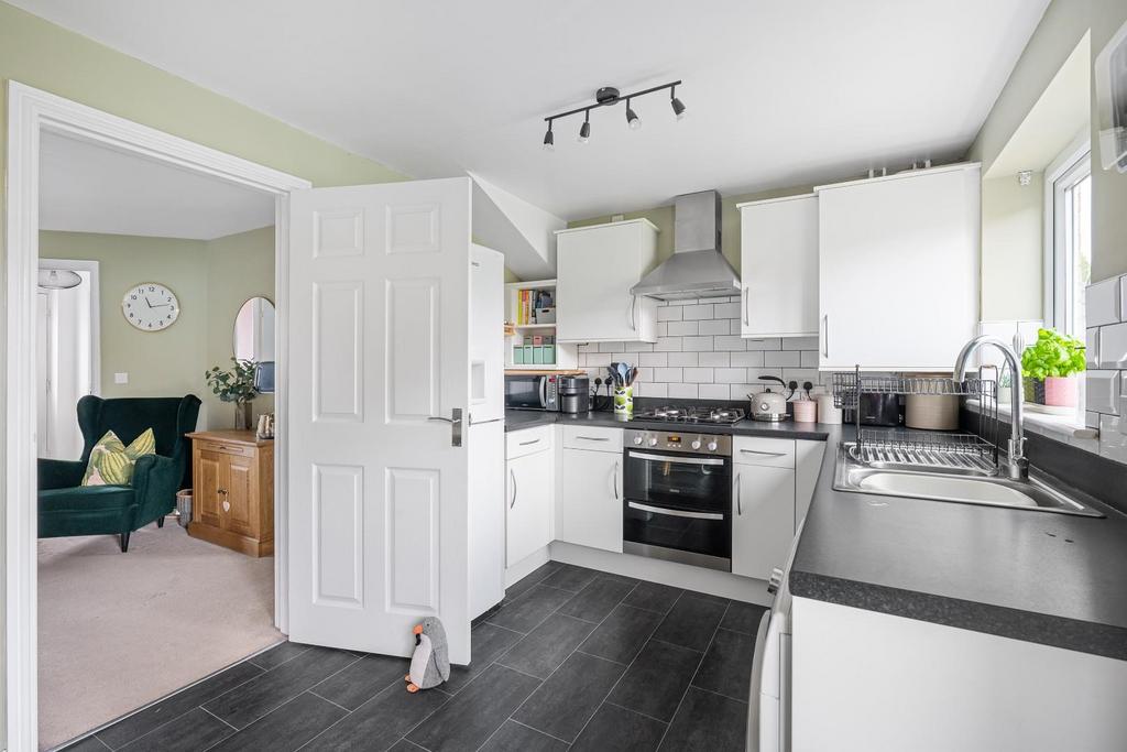 18 Nursery Drive-02.jpg
