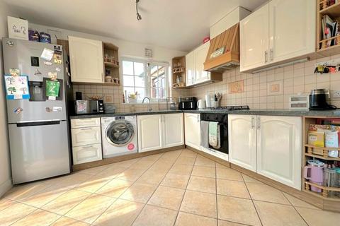 3 bedroom semi-detached house for sale, Gloucester Close, Northampton NN4