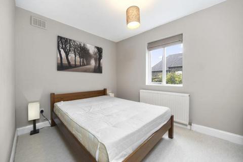 3 bedroom flat to rent, Kempsford Gardens, London SW5