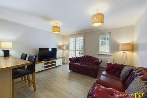 2 bedroom flat for sale, Collapit Close, Harrow