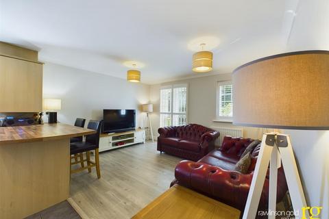 2 bedroom flat for sale, Collapit Close, Harrow