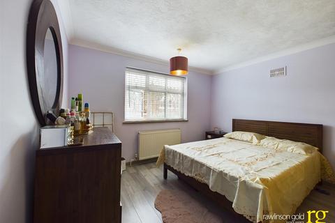 3 bedroom semi-detached house for sale, Hide Road, Harrow