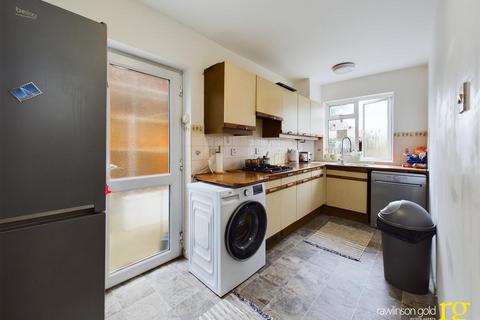 82 Hide Road, Harrow, HA1 4SE