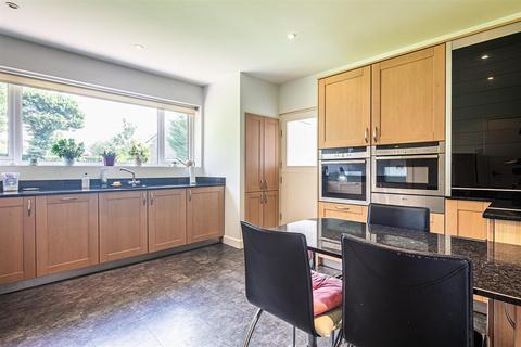 90 Devonshire Road, Dore, Sheffield, S17 3NW