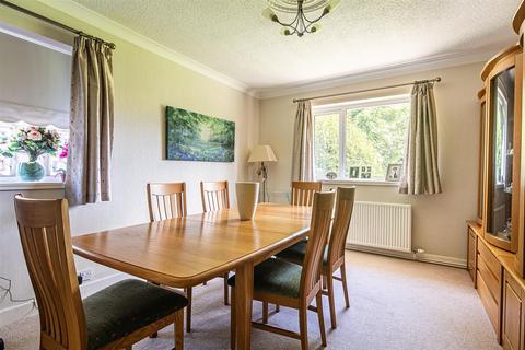 90 Devonshire Road, Dore, Sheffield, S17 3NW