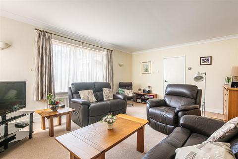 90 Devonshire Road, Dore, Sheffield, S17 3NW