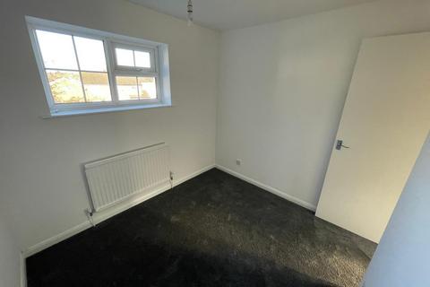 3 bedroom terraced house to rent, Burton Close, Oadby