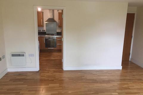 2 bedroom flat to rent, Flat 11, Haverstock Place, Romford