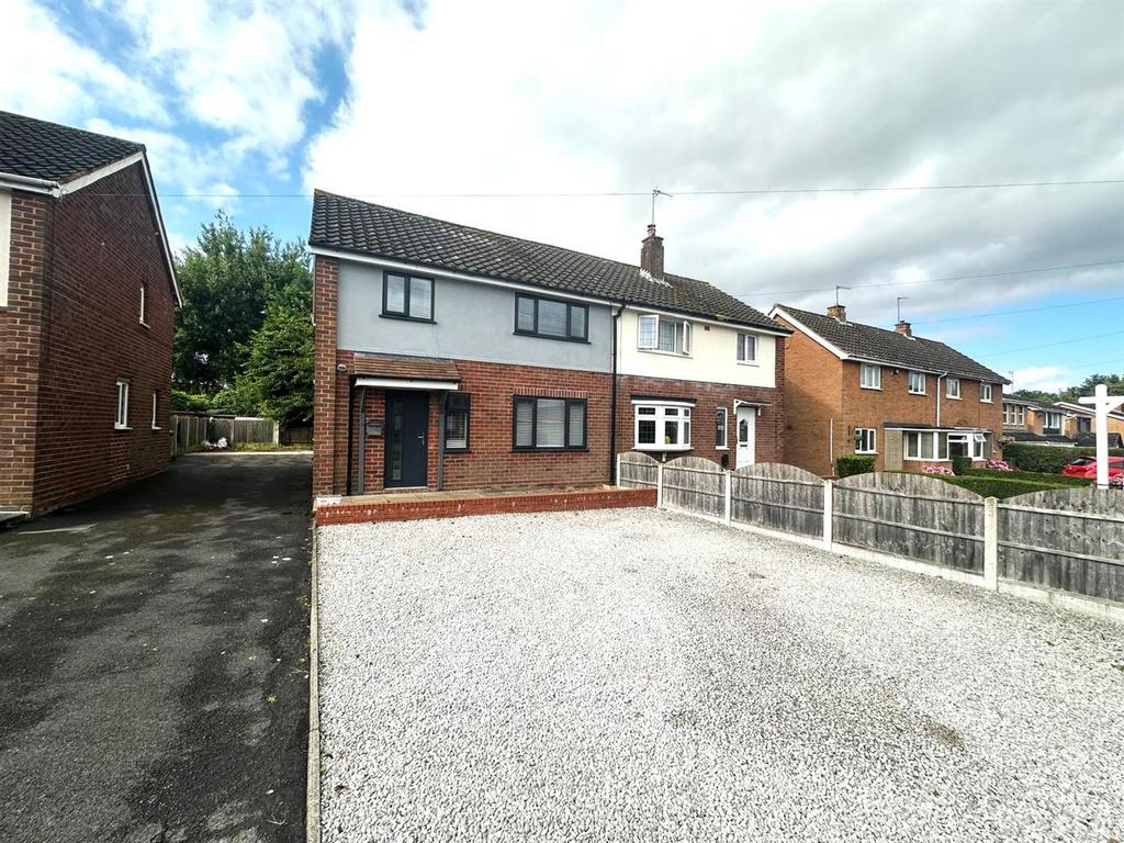 Sytch Lane, Wombourne, Wolverhampton 3 bed house to rent £1,200 pcm