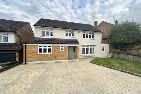 18 Woodfield Rise, Bushey, WD23 4QS