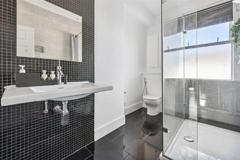 11b Marlborough Road, London, W4 4EU