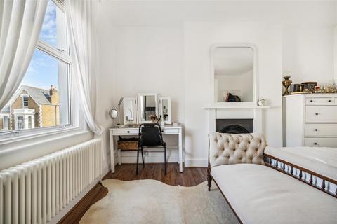 11b Marlborough Road, London, W4 4EU