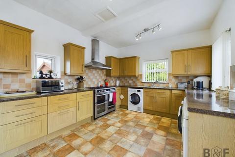 3 bedroom detached bungalow for sale, Kingsway, Bristol BS5