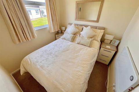 2 bedroom chalet for sale, Winterton Valley, Edward Road, Winterton-On-Sea, Great Yarmouth