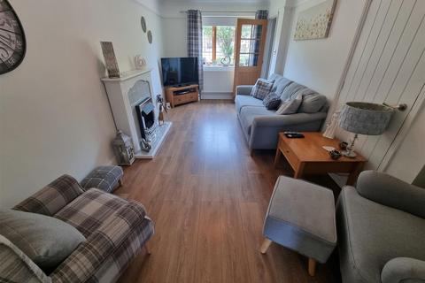 2 bedroom terraced house for sale, The Green, Lound