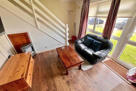 2 bedroom chalet for sale, Newport Road, Hemsby, Great Yarmouth