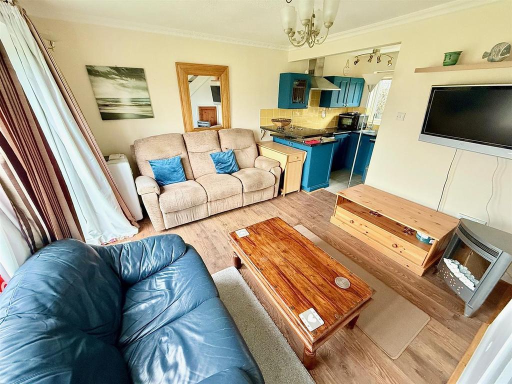 Living area &amp; kicthe.jpg