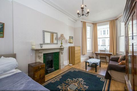 1 bedroom in a flat share to rent, Westgate Terrace, Chelsea, SW10