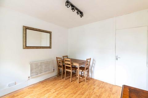 3 bedroom apartment to rent, Henty Close, Battersea, SW11