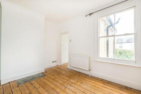 12 New Road, Richmond, TW10 7HY