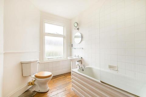 12 New Road, Richmond, TW10 7HY