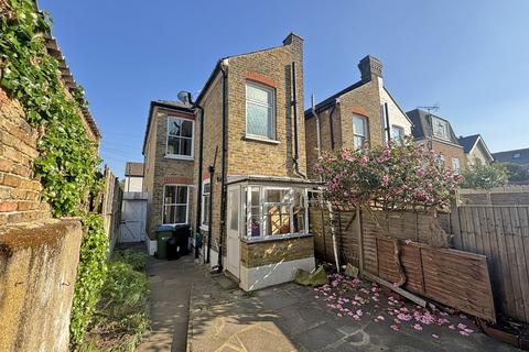 12 New Road, Richmond, TW10 7HY