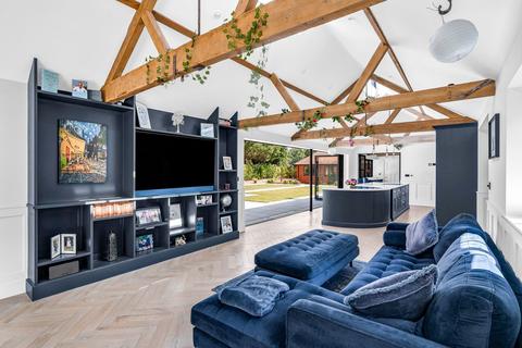 6 bedroom detached house for sale, East Hanningfield Road, Chelmsford CM2