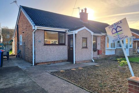 2 bedroom semi-detached bungalow for sale, Rosslyn Crescent, Poulton-le-Fylde FY6