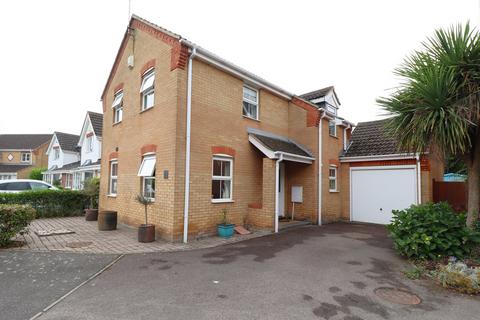 3 bedroom detached house for sale, Rowan Close, Rayleigh, SS6