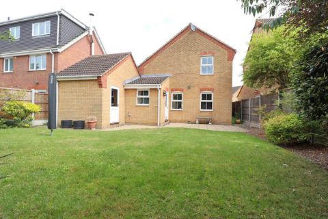 3 bedroom detached house for sale, Rowan Close, Rayleigh, SS6