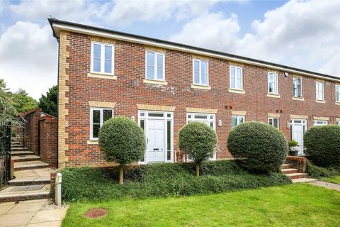 2 bedroom end of terrace house for sale, Malmesbury Gardens, Winchester, Hampshire, SO22
