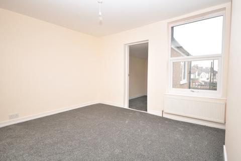 3 bedroom terraced house to rent, High Street Rainham ME8