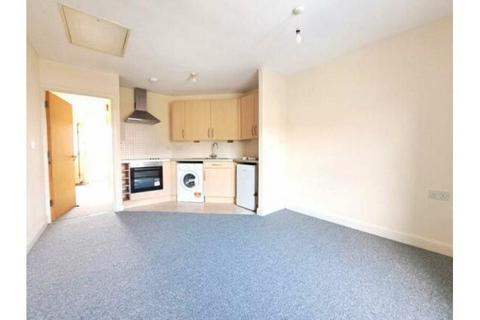 1 bedroom flat to rent, Standish Court, Taunton TA1