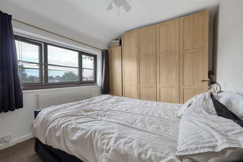 8 Bowerman Road, Grays, RM16 4EH