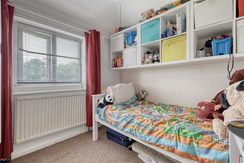 8 Bowerman Road, Grays, RM16 4EH