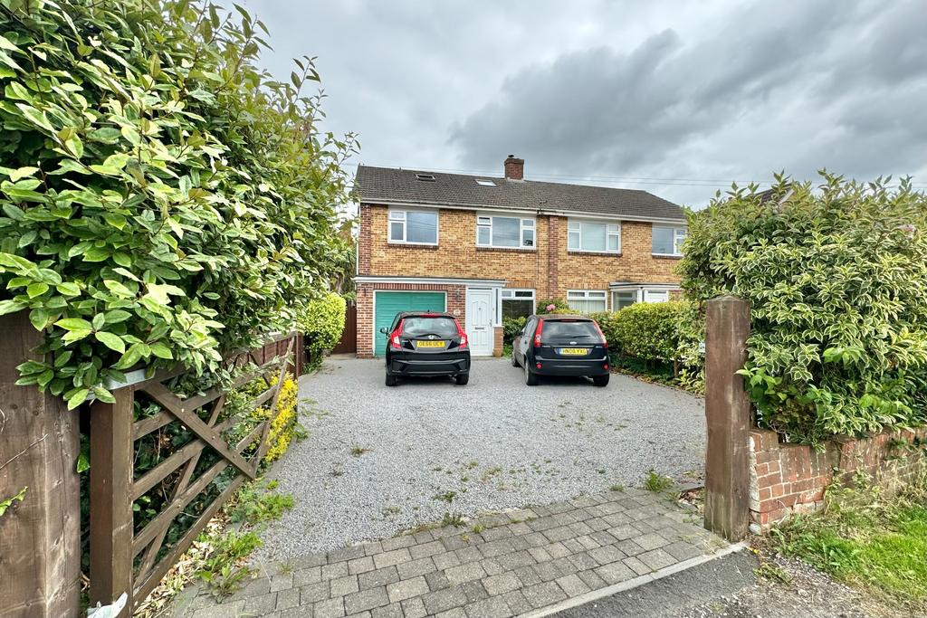 Locks Road, Locks Heath 3 bed semi-detached house for sale - £370,000