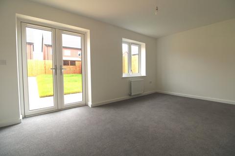 3 bedroom terraced house for sale, Walnut Avenue, Langford, Biggleswade, SG18