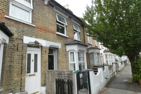 3 bedroom terraced house to rent, Elmar Road, London N15