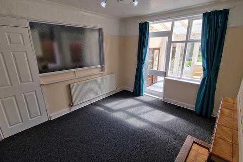 3 bedroom semi-detached house for sale, Beechfield Avenue, Leicester LE4