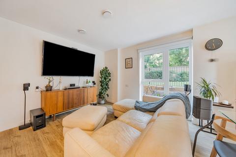 3 bedroom apartment for sale, Bowen Drive, London