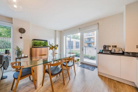 3 bedroom apartment for sale, Bowen Drive, London