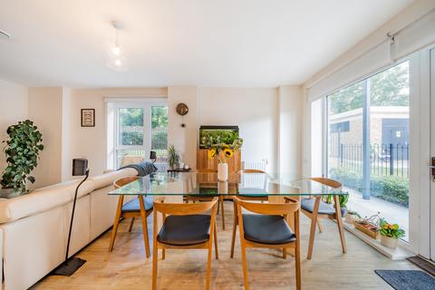 3 bedroom apartment for sale, Bowen Drive, London