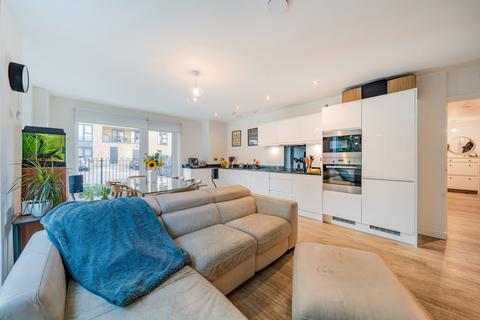 3 bedroom apartment for sale, Bowen Drive, London