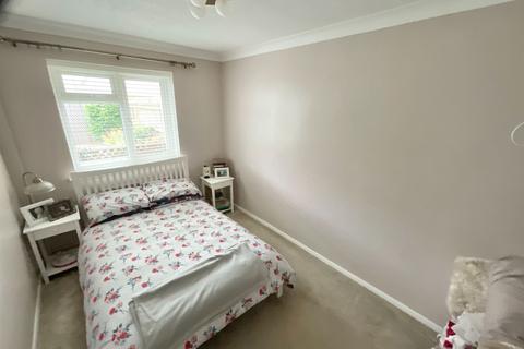 2 bedroom semi-detached bungalow for sale, Elmhurst Close, Angmering, West Sussex