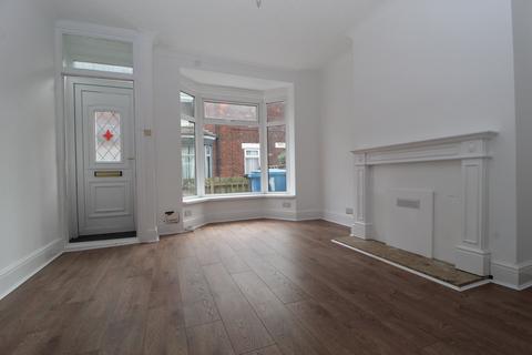 2 bedroom end of terrace house to rent, Wenlock Terrace, Hull HU9